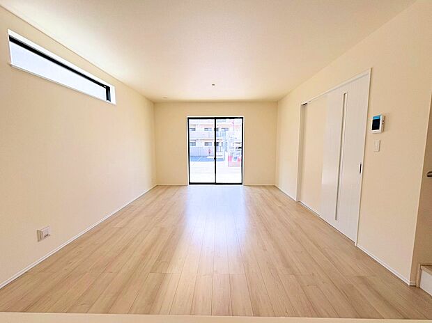 明るい印象のダイニング。食事の時間がもっと楽しくなりそうです。