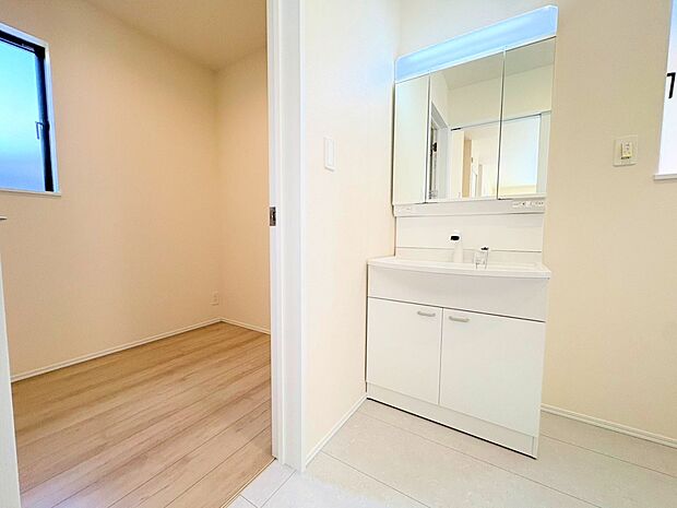 キッチンそばに洗面、浴室、フリースペースを設け家事効率に配慮しました。