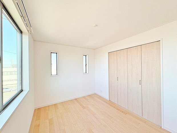 全居室6帖以上の間取りです。すべてのお部屋に収納スペースを確保しました。