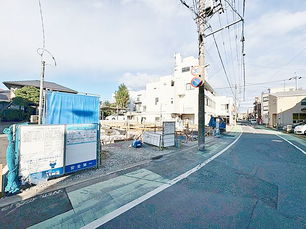 南7m公道に面した邸宅。水回りをまとめ、回遊性にも優れた間取りです。(令和7年12月 撮影)