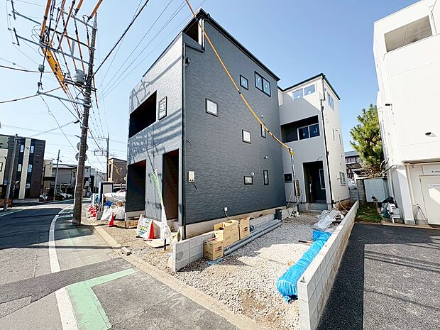 小・中学校まで徒歩10分以内でお子様の通学も安心です。(令和8年3月 撮影)