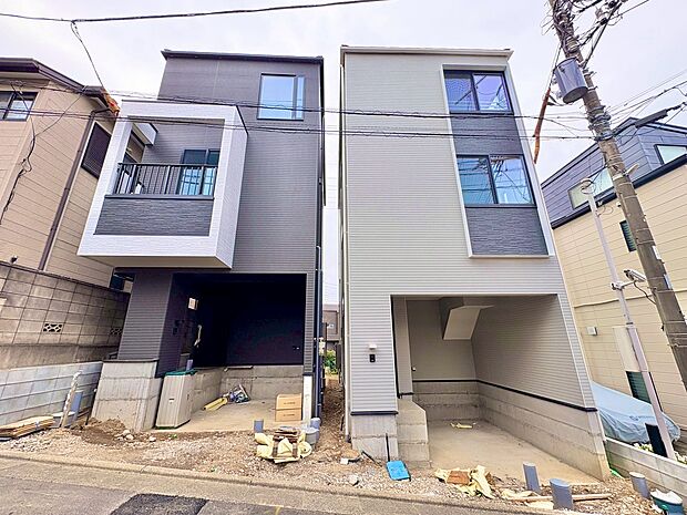 左側が当物件。浦和駅利用可能な立地。原山小学校まで650mで通学便利。(令和8年3月 撮影)