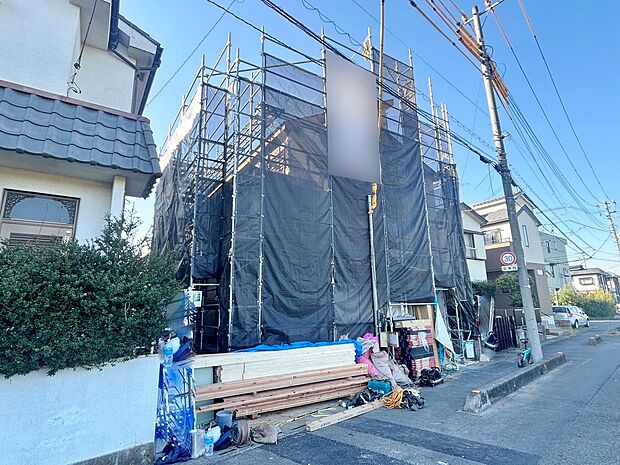 キッチンはパントリーを設け、色々な物を収納できるスペースを確保しました。(令和7年12月 撮影)