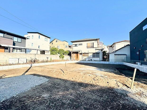 キッチン横には大型パントリーを配置。備蓄品スペースとしても使うことができます。(令和7年12月撮影)