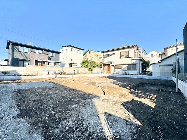 2階リビングのレイアウトは空間を開放的に見せてくれます。(令和7年12月 撮影)