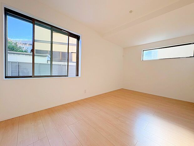 心から寛げる寝室で心地よいひと時を楽しめます。