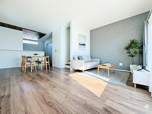 アクセントクロスで洗練されたデザイン空間を演出します。※現況の物件写真に、CGによる画像処理がされています。