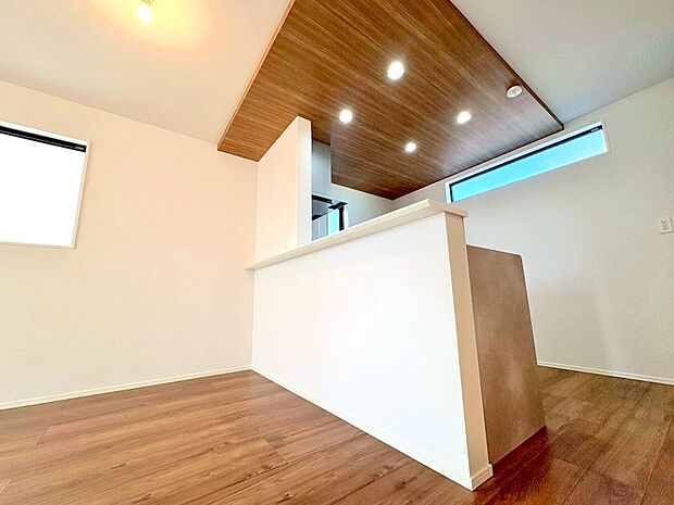 カウンターキッチンで一体感のあるLDK。会話も弾みますね。