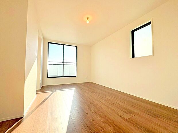 充実した生活は伸びやかな居室空間から始まります。