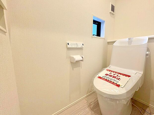 水周りはシンプルにホワイトで統一。