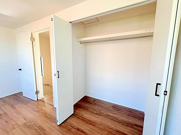 各お部屋にしっかりと収納スペースを設けています。