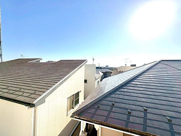 通風・採光にも優れ、心地よい光と風があふれています。