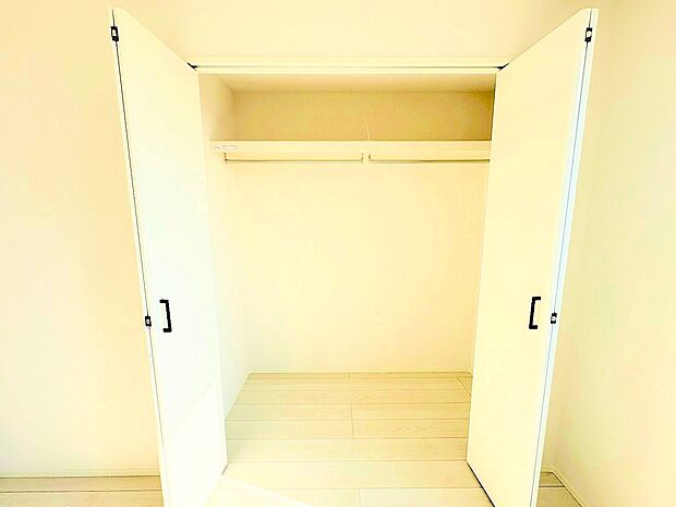 奥行きのあるクローゼットです。
