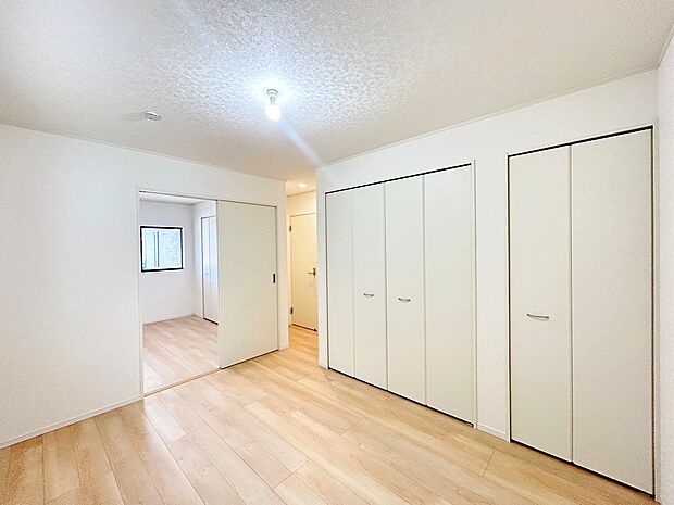 7帖の主寝室です。充実した生活は伸びやかな居室空間から始まります。