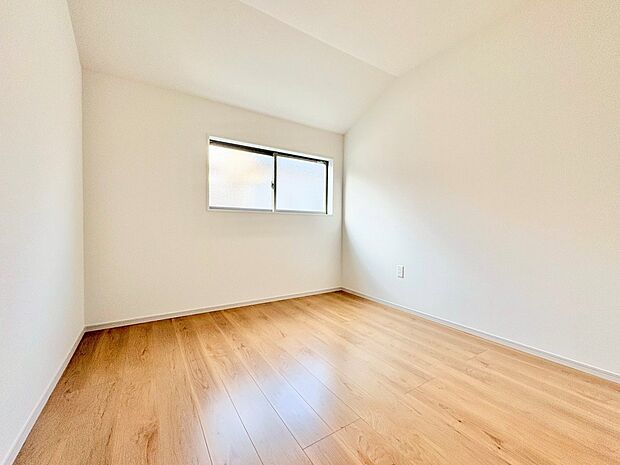 心地よい春の風が室内に静かに流れてきます。