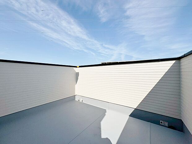 通風・採光にも優れ、心地よい光と風があふれています。