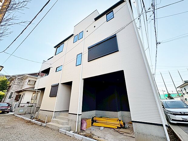 リビングには床暖房を完備。充実の設備・仕様です。(令和8年3月 撮影)