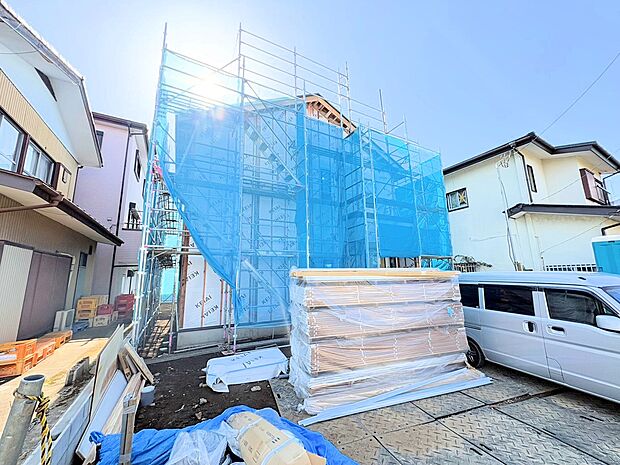 小学校まで徒歩4分でお子様なの通学も安心です。(令和8年3月 撮影)