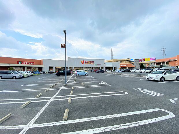 ウニクス伊奈店まで約1100m