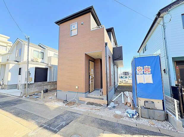 ゆったりとした16帖のLDKは対面式キッチンを採用しています。(令和8年1月 撮影)