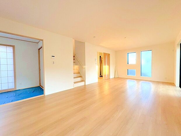 くつろぎの時間をさらに開放的にするＬＤＫ＋続き間和室付き。