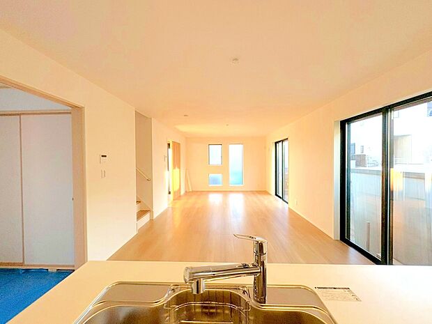 会話が楽しめる対面式キッチンを採用しました。