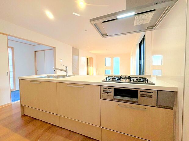 インテリアに馴染むデザイン性と使いやすい機能性を兼ね備えました。