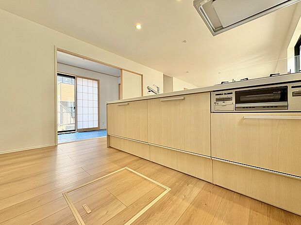 インテリアに馴染むデザイン性と使いやすい機能性を兼ね備えました。