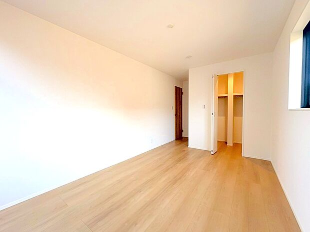 ＷＩＣ付きの主寝室なら、慌ただしい朝の身支度もスムーズに行えます。