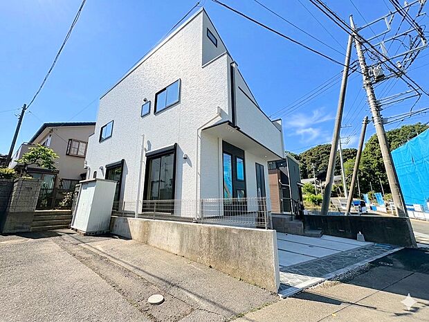 この街ならではの美しい風景物語が室内に展開します。