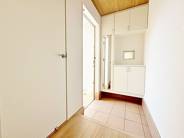 シンプルな清潔感の中にも少しのお洒落感が欲しいものです。