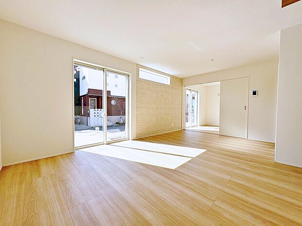 リビングと続き間洋室のある使い勝手の良い設計。