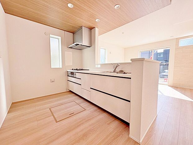 コミュニケーションを楽しめる対面式キッチンなら会話も弾みそう。