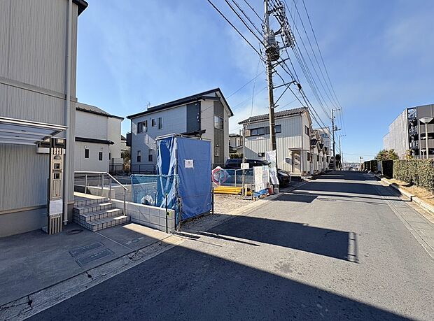 2階は全居室二面採光、二部屋から行き来できる続きバルコニーを採用。(令和8年2月 撮影)