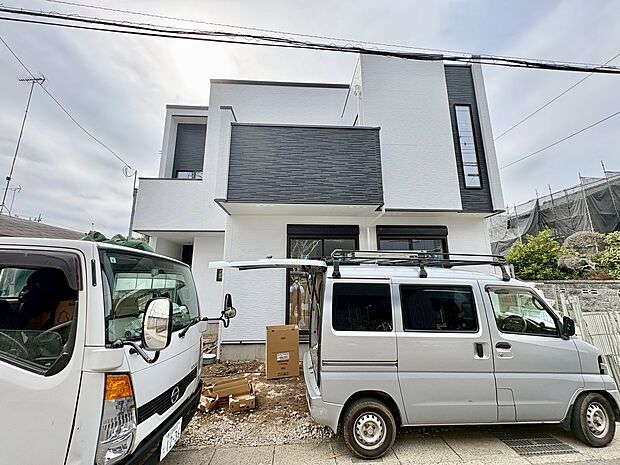 LDK広々20帖。充実の設備・仕様で新生活を快適にスタートできます。(令和8年3月 撮影)