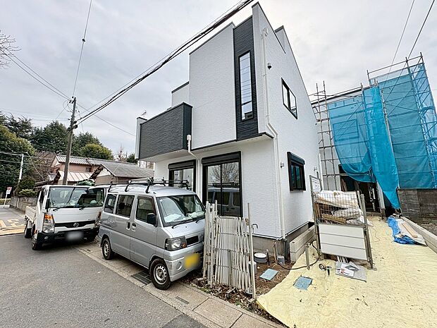 カースペースに2台駐車可能です。(令和8年3月 撮影)