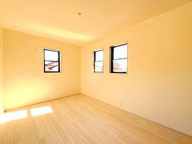 二面採光により優れた風通しと明るい空間を確保しました。