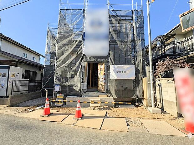 急な雨でも安心の広々インナーバルコニーを設けました。(令和7年12月 撮影)