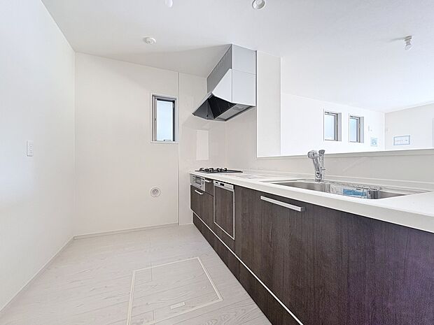 毎日使う場所だからこそ、家の中心になるキッチンはとても大切な空間です。