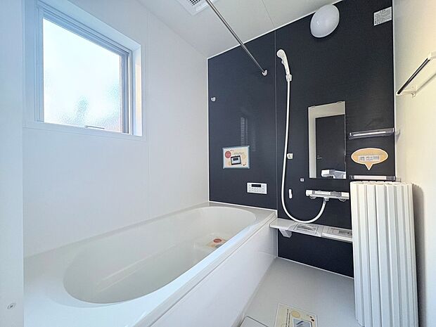 心地よいバスタイムを演出する浴室はゆとりあるサイズを採用。