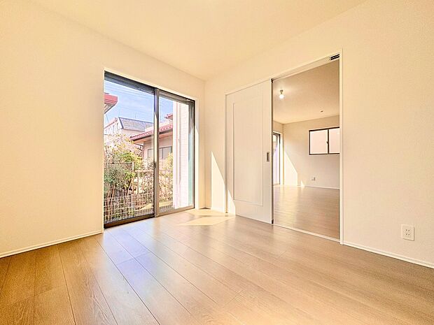 豊かな陽光がこの場所を照らしだします。