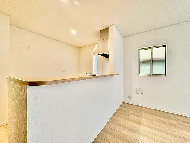 カウンターキッチンで一体感のあるLDKなら家族との会話も弾みます。