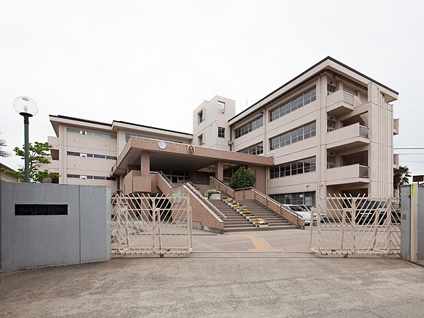 大袋東小学校まで約950m