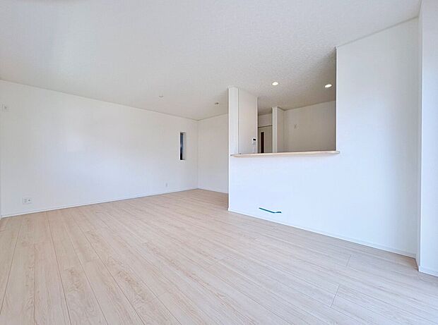 明るく開放的な空間が広がる、キッチン・ダイニング・リビング。