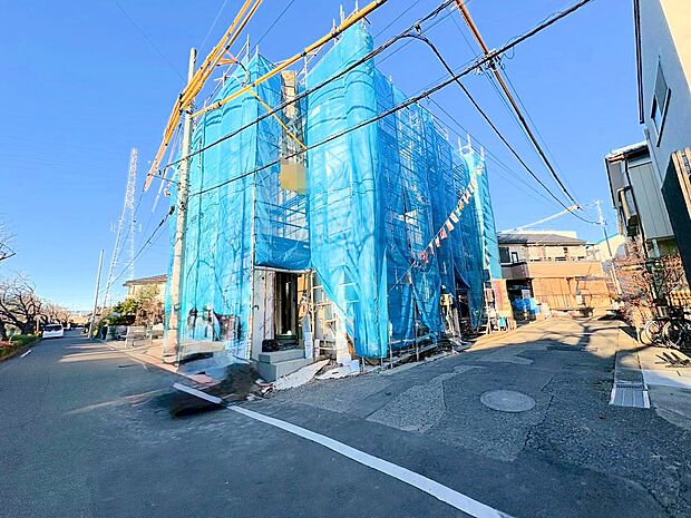 キッチンそばには週末のまとめ買いに嬉しいパントリーを設置しました。(令和7年12月 撮影)