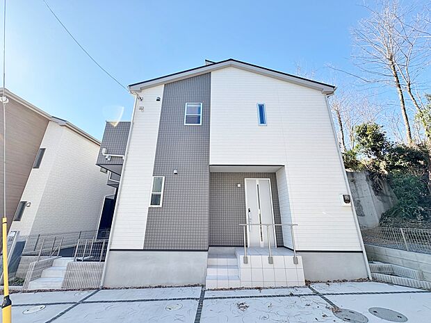 指扇駅徒歩14分、西大宮駅徒歩22分の立地。