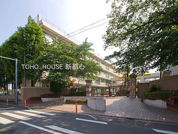 沼影小学校まで約1100m