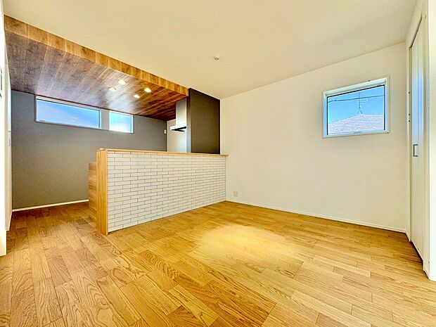 一日中家にいても飽きることのない素敵な空間です。