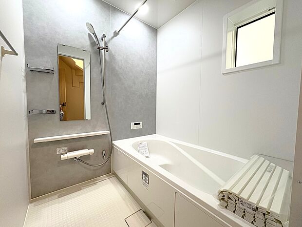 心地よいバスタイムを演出する浴室はゆとりあるサイズを採用。