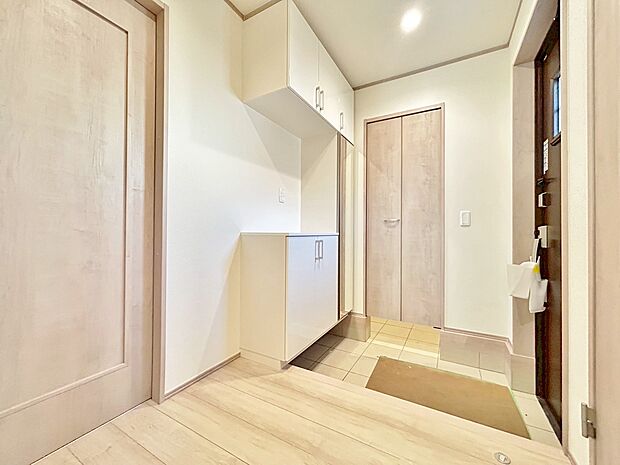 ドアを開けた瞬間、そのきらびやかさに感動する空間。